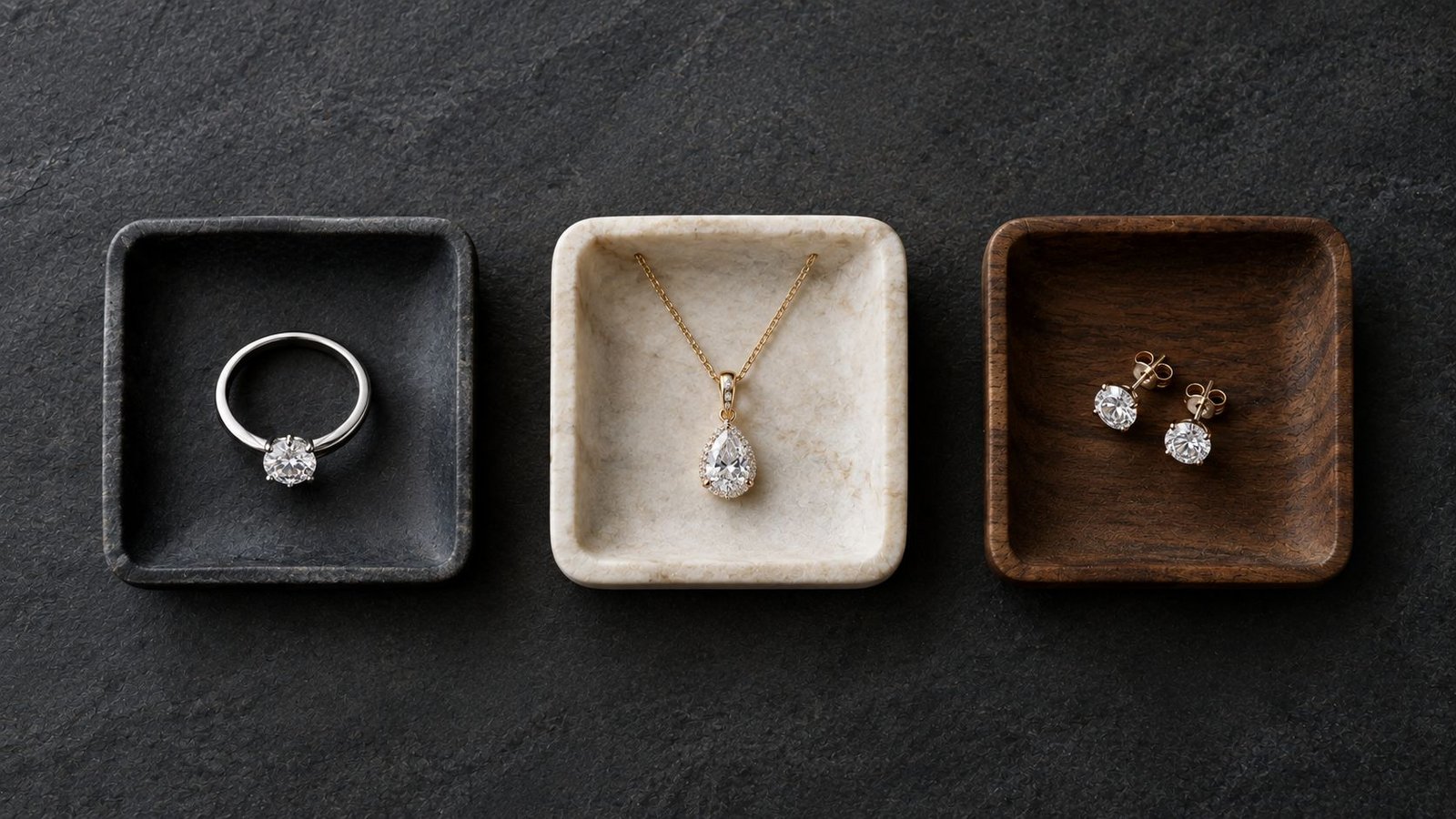 Diamond dropshipping business sourcing models compared across three jewellery trays