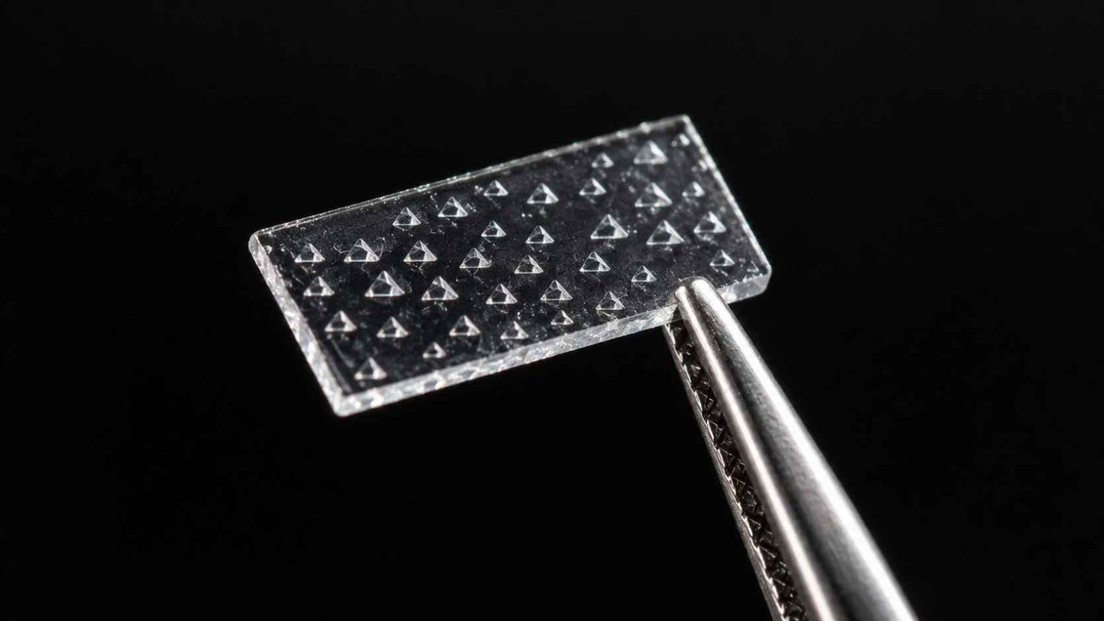 Diamond seed crystal plate used as the template for engineered diamond growth